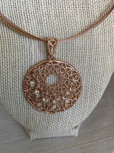 Rose Gold Wire Pendant Necklace